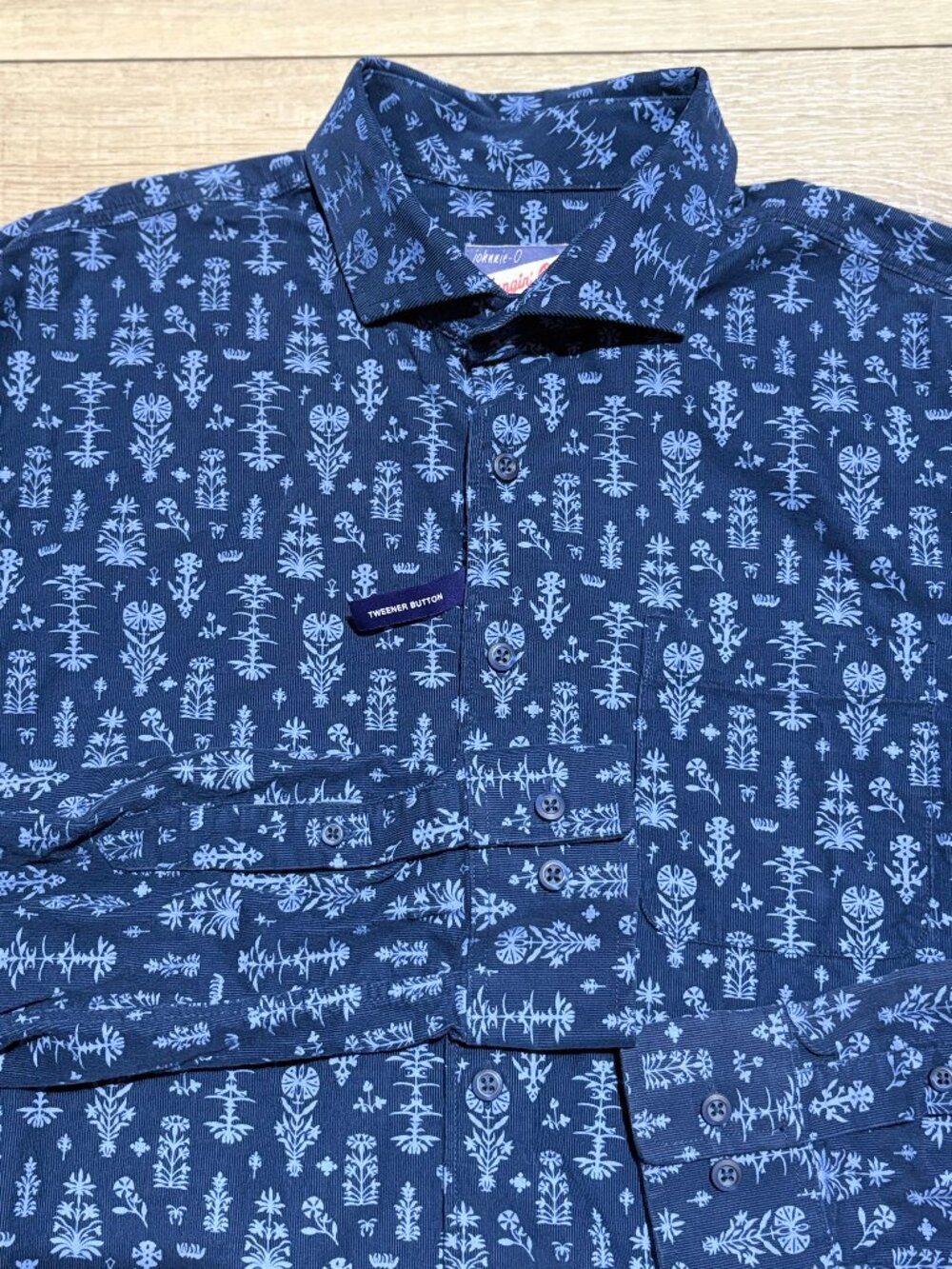 NEW JOHNNIE-O Hangin' Out Corduroy Shirt Men's Medium Blue